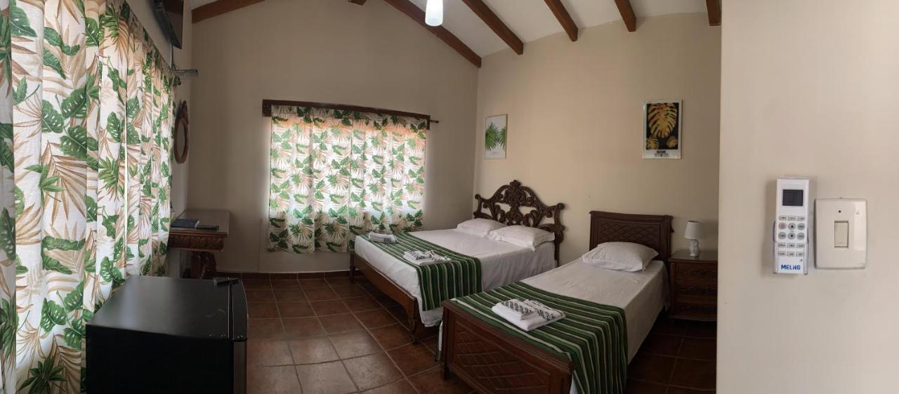 Lili'S Hostel Santa Cruz de La Sierra Luaran gambar