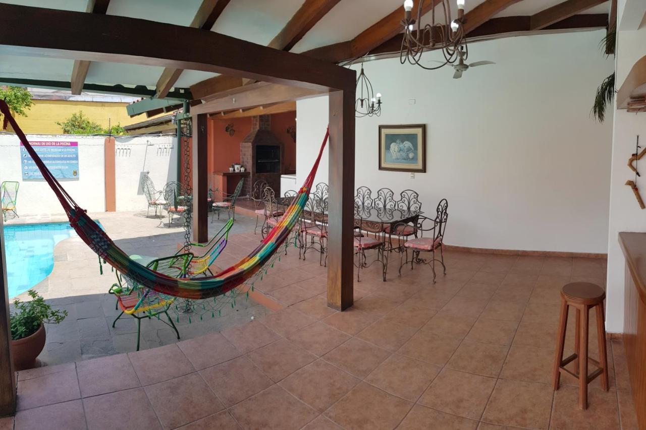 Lili'S Hostel Santa Cruz de La Sierra Luaran gambar