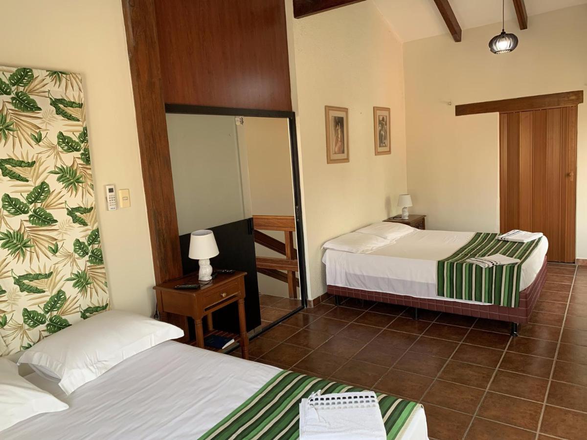 Lili'S Hostel Santa Cruz de La Sierra Luaran gambar