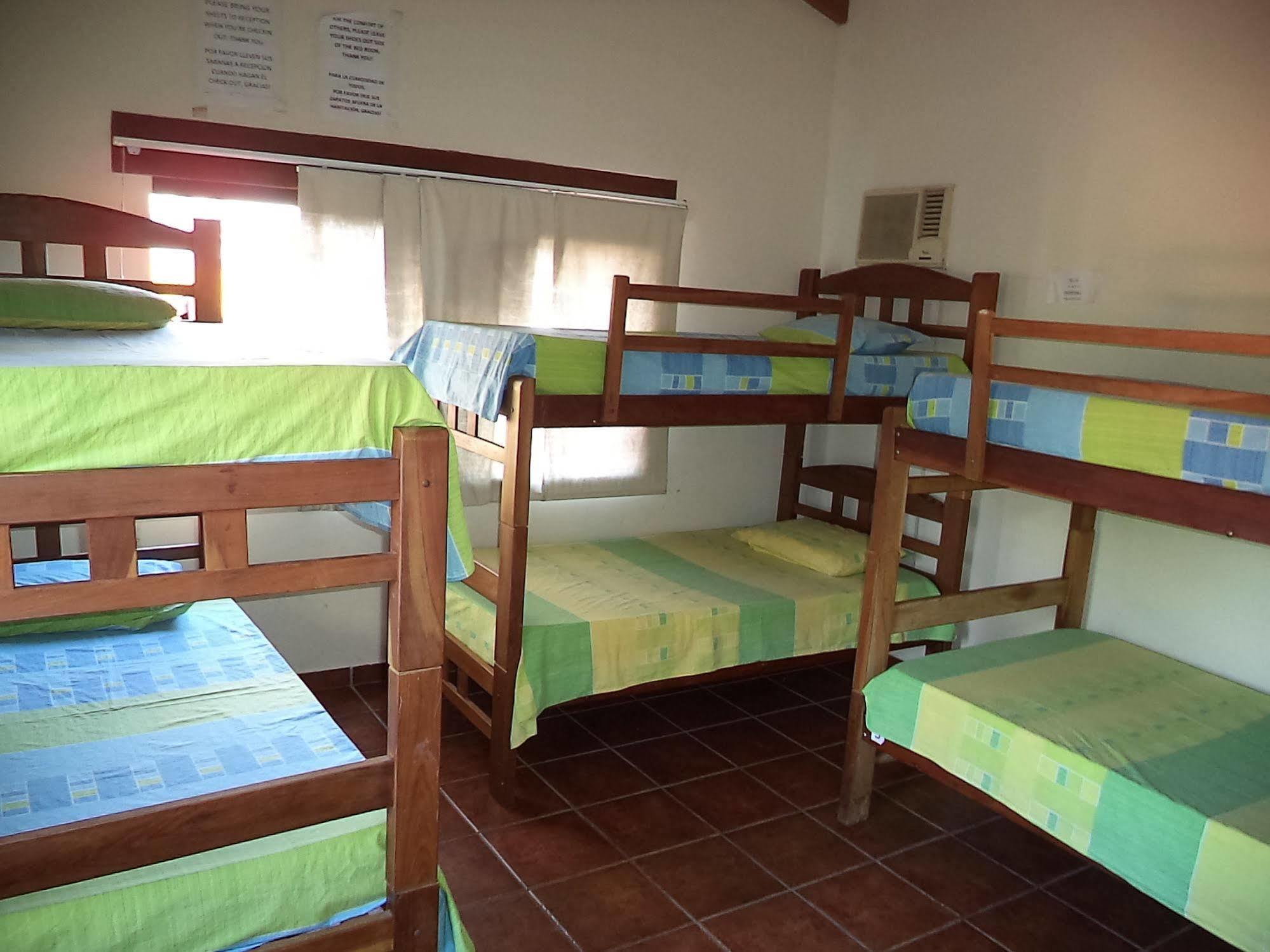 Lili'S Hostel Santa Cruz de La Sierra Luaran gambar
